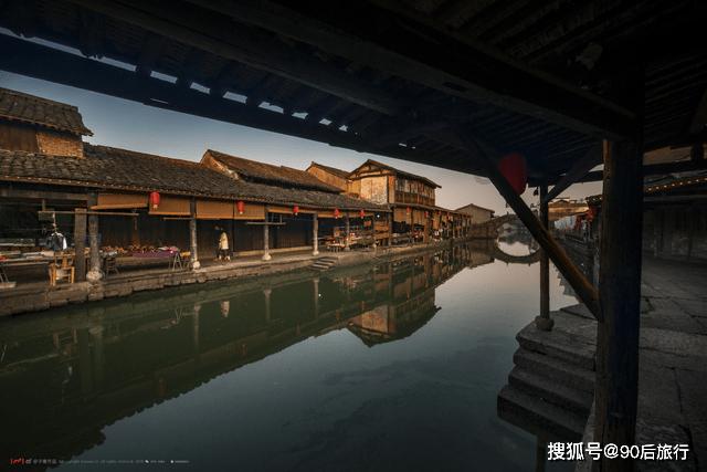 没有任何人会成为你今生今世的避风港 只有你自己才是最后的庇护所 在游戏画面